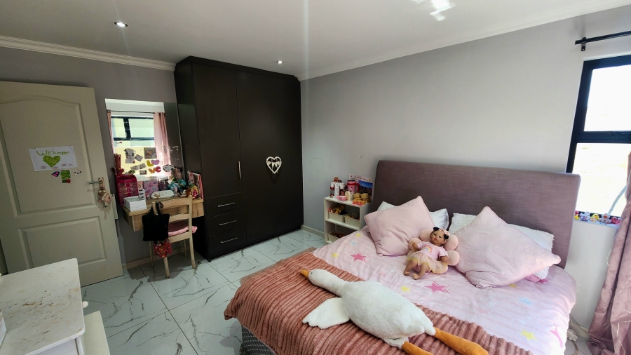 3 Bedroom Property for Sale in Hartenbos Heuwels Western Cape